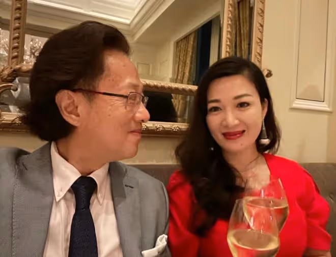 陳少霞結婚6周年!與大20歲富豪老公出門慶祝,遍地豪車太壯觀