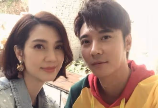 莫少聰兒子直播健身,洪欣刷禮物支持,21歲張鎬濂已改跟繼父姓