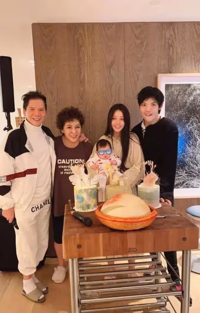 向佐又上熱搜,聊天記錄曝光,與美女視頻,郭爸爸沉默並清空內容