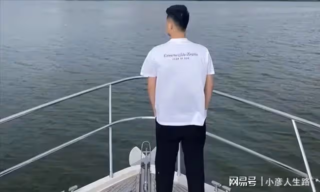 網紅張大奕:年收入上億,曾被董花花警告!新戀情疑似被扒?