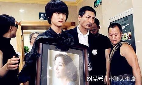 因患病和張子健離婚,李婷獨自抗癌9年去世,弟弟卻忙著爭財產?