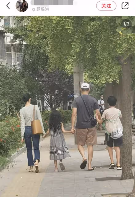 黃覺一家四口做核酸被偶遇，愛妻膚白長腿氣質佳，兒女乖巧長像爸