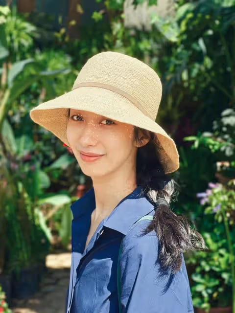 黃覺一家四口做核酸被偶遇，愛妻膚白長腿氣質佳，兒女乖巧長像爸