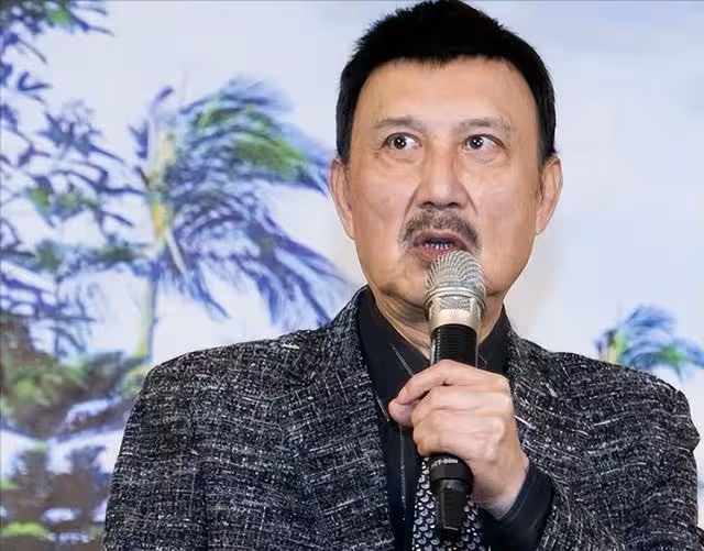 74歲余天中風右眼快失明，女兒癌症惡化太痛苦，妻子面對鏡頭崩塌