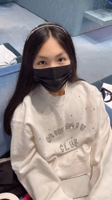 王詩齡「狂瘦20斤」，美得不像話！網友：明星家的孩子顏值是真抗打