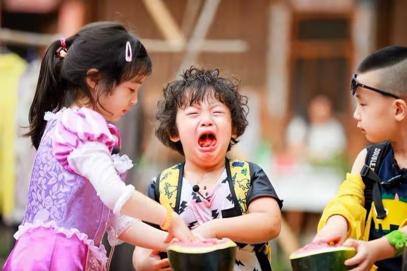 王詩齡「狂瘦20斤」，美得不像話！網友：明星家的孩子顏值是真抗打