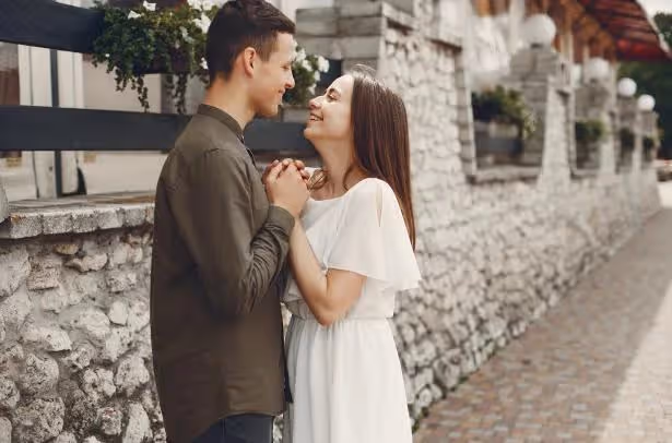 兒媳懷孕,婆婆直接搬去女兒家住,算計坐完月子回家,進門傻眼了