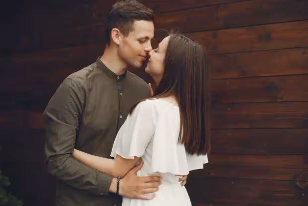 「女兒,你弟弟沒錢結婚,你有臉買房子」「你沒錢還有臉娶兒媳」