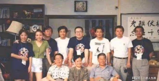 他出身名門望族,經歷三次婚姻無縫對接,如今61歲的他怎樣了?