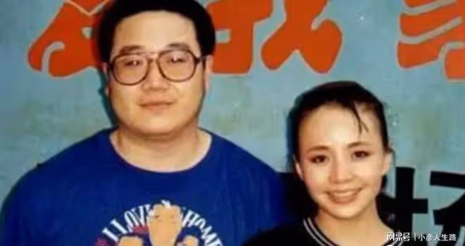 他出身名門望族,經歷三次婚姻無縫對接,如今61歲的他怎樣了?