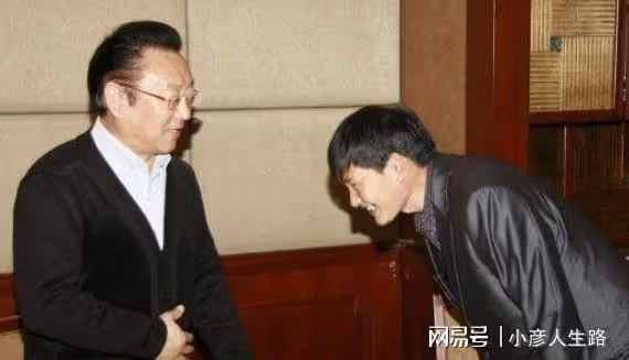 「靈活國籍」蔣大為：國內賺錢國外花，花光積蓄又回國商演撈金