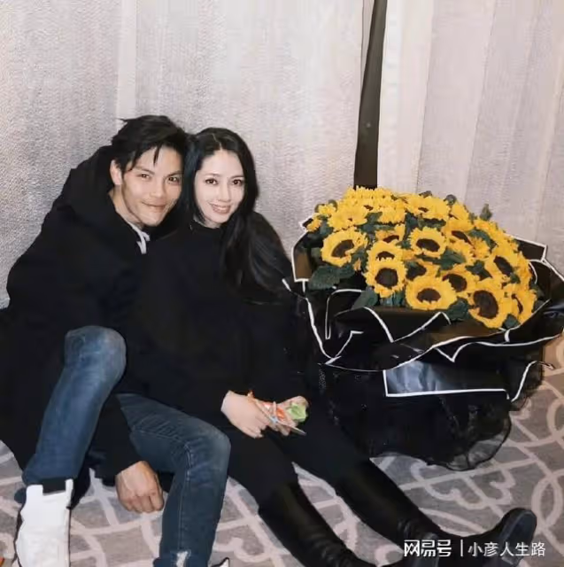 實錘來了!向佐和美女聊天被曝光,視頻中女方穿著暴露毫不設防