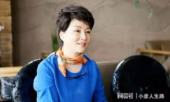 著名女演員朱茵:一朝婚姻失敗愧對女兒,晚年再婚後變得幸福
