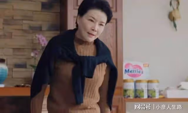 著名女演員朱茵:一朝婚姻失敗愧對女兒,晚年再婚後變得幸福