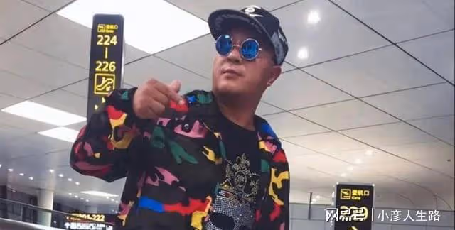 張小偉直播力挺師父趙本山，稱如今個別弟子忘恩負義