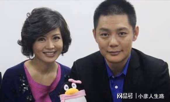 程愫傅程鵬離婚5年後,她獨自帶娃當院長,他事業受阻演配角