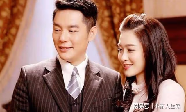 程愫傅程鵬離婚5年後,她獨自帶娃當院長,他事業受阻演配角