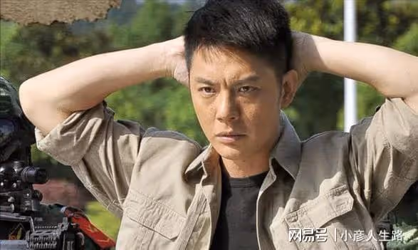 程愫傅程鵬離婚5年後,她獨自帶娃當院長,他事業受阻演配角