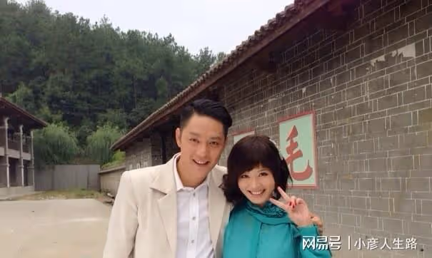 程愫傅程鵬離婚5年後,她獨自帶娃當院長,他事業受阻演配角