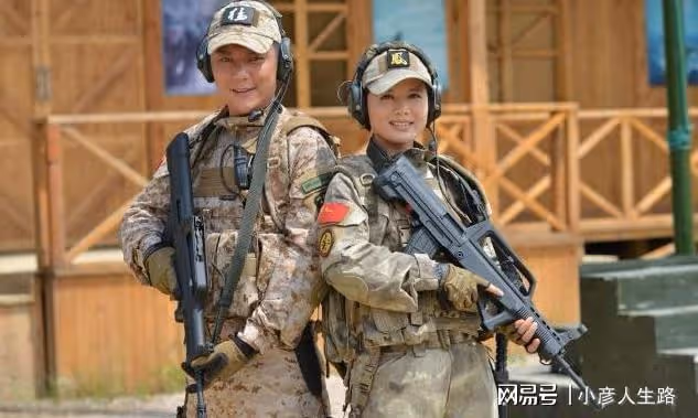 程愫傅程鵬離婚5年後,她獨自帶娃當院長,他事業受阻演配角