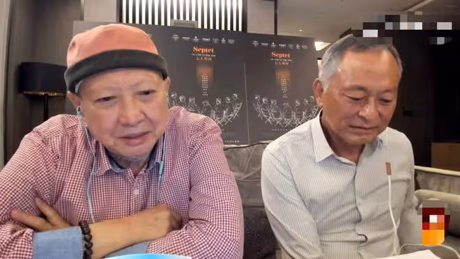 洪金寶宣傳新電影,鬍鬚花白身形暴瘦認不出,此前頂烈日拄拐拍戲