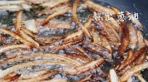 經典滷肉飯：肉汁濃郁！