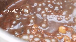 經典滷肉飯：肉汁濃郁！