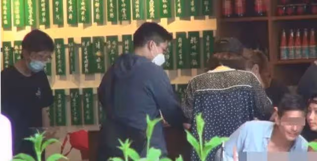 郭晶晶夫婦住宅超乎想像 小門小窗顯窮酸