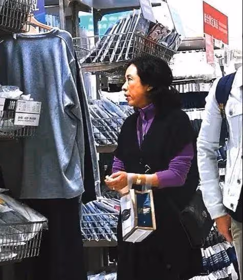郭晶晶夫婦住宅超乎想像 小門小窗顯窮酸
