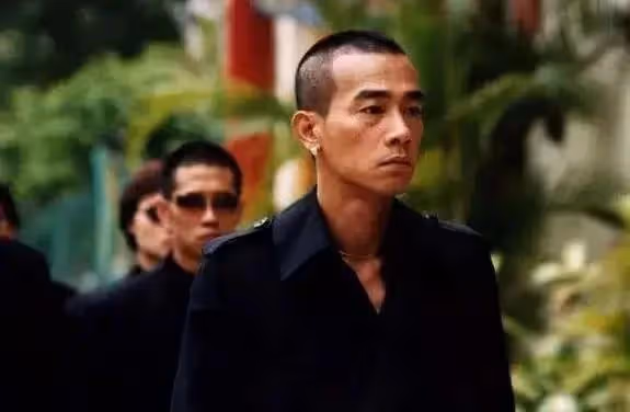 心中永遠的痛!陳小春兒時窮困「無心提議賣弟弟換錢」悔恨終生 功成名就身價上億「找不回弟弟」