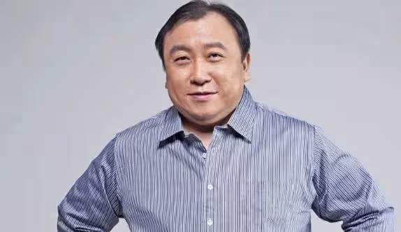 她是王晶妻子！相貌平平「僅憑一個本事」逼走情敵邱淑貞　被丈夫「獨寵40年」笑到最後