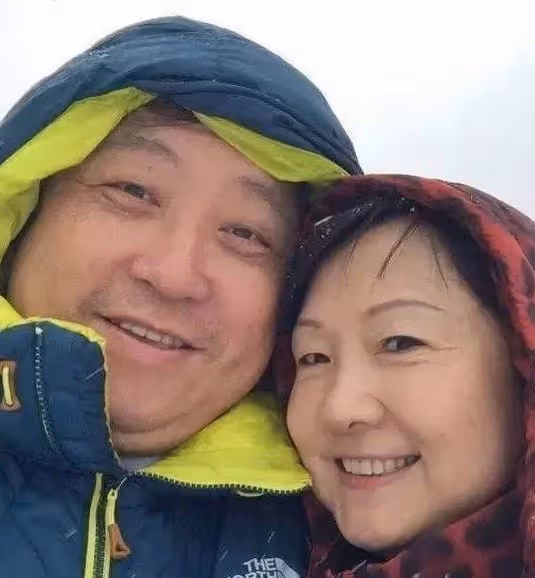 她是王晶妻子！相貌平平「僅憑一個本事」逼走情敵邱淑貞　被丈夫「獨寵40年」笑到最後