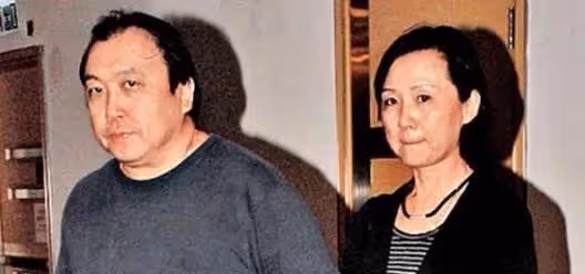 她是王晶妻子！相貌平平「僅憑一個本事」逼走情敵邱淑貞　被丈夫「獨寵40年」笑到最後