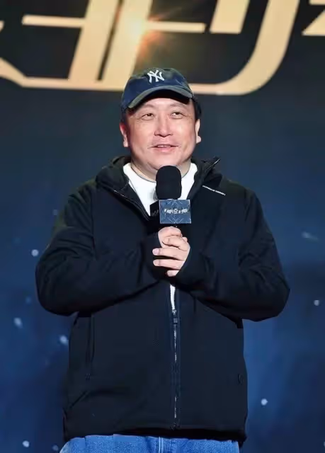 她是王晶妻子！相貌平平「僅憑一個本事」逼走情敵邱淑貞　被丈夫「獨寵40年」笑到最後