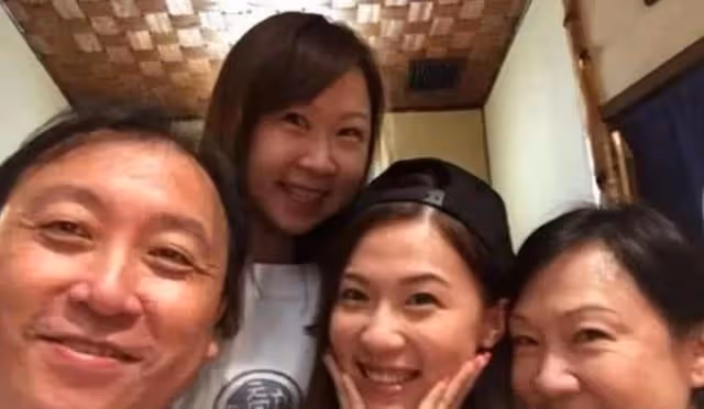 她是王晶妻子！相貌平平「僅憑一個本事」逼走情敵邱淑貞　被丈夫「獨寵40年」笑到最後