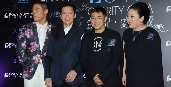 8位「媽寶男」男星,有人12歲才斷奶,有人38歲還依賴媽媽