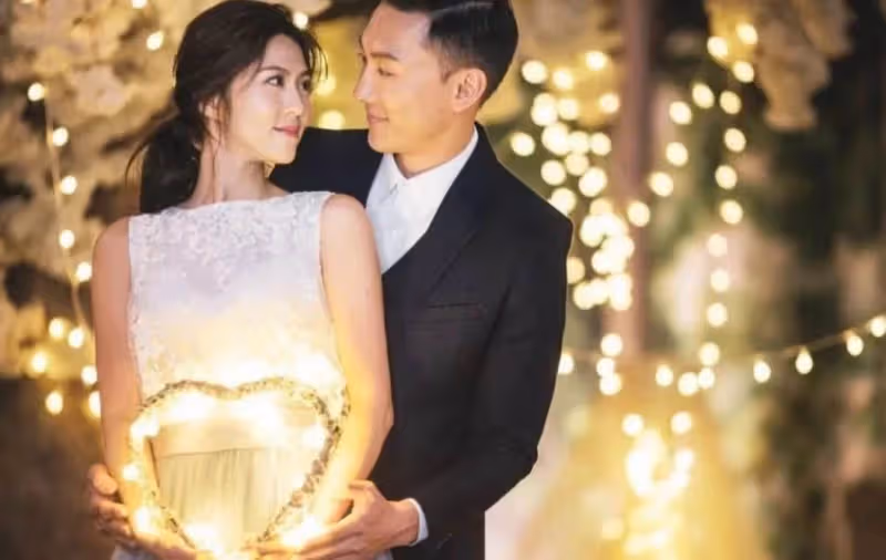 TVB名主持密密吸金擁過億身家,6年前結婚如今育有一子,住千萬豪宅帶私人花園:真正的人生贏家