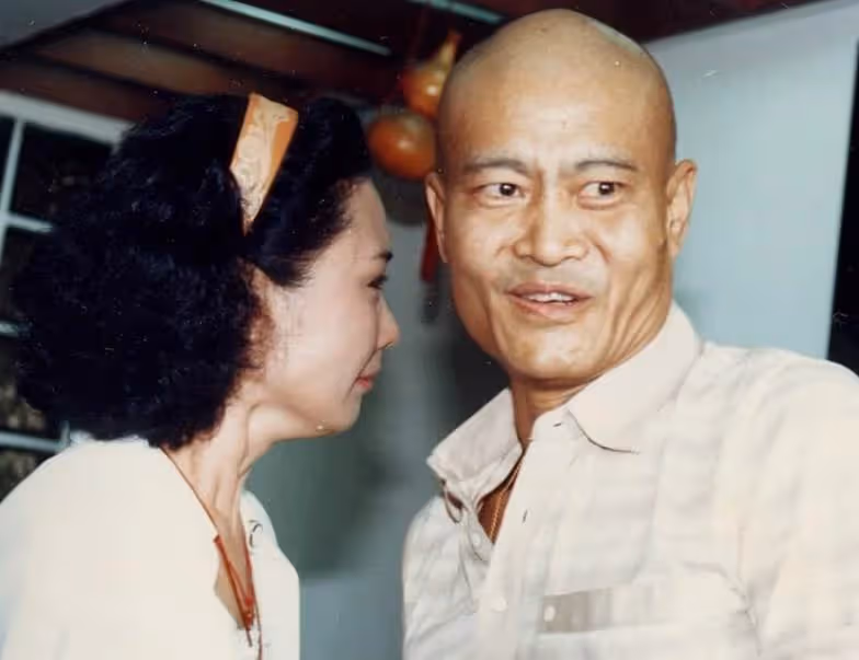 李立群前女友近況!《一剪梅》沈海蓉64歲氣質仍出眾,碩士畢業後當上大學副教授,失婚後單身至今:享受一個人生活