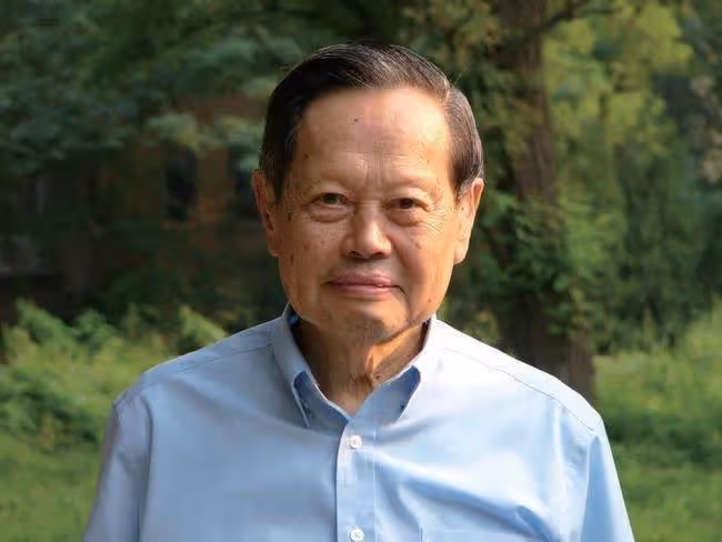 楊振寧100歲了,被誤解的翁帆,是原配送給他最好的禮物