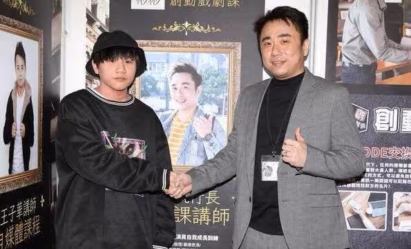 小小彬又被親爸拉著賺錢,才讀高二就聯手創業,被說動投資三百萬,網友:成了家裡的搖錢樹