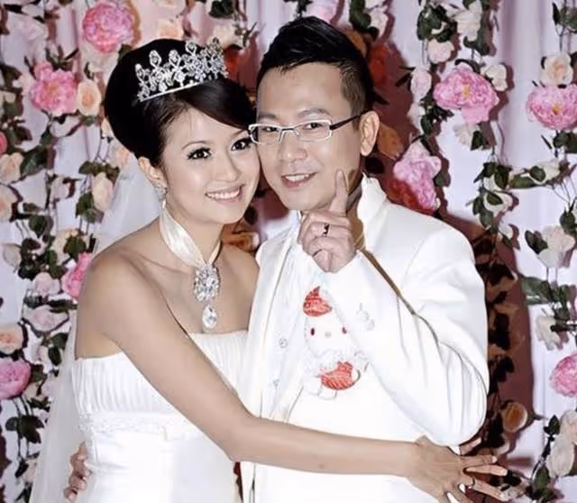 54歲港星帶娃移居泰國,6年前已在曼谷買百萬豪宅,宣萱等送祝福