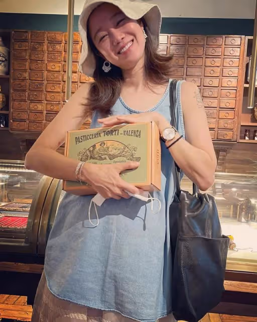 「韓國第一美腿」孔曉振泳池邊美照!42歲素顏似少女、身材超逆天