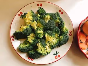 簡單好吃的西藍花火腿炒蛋