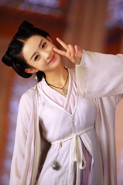 趙麗穎21歲舊照首曝光！穿「廉價衣服」錄節目，打扮樸素氣質清純：與現在反差大