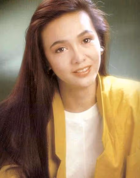 64歲鄭裕玲嗜錢如命!32歲斷10年戀情 「50歲再分手16年男友」看淡感情,自認除了錢一無所有