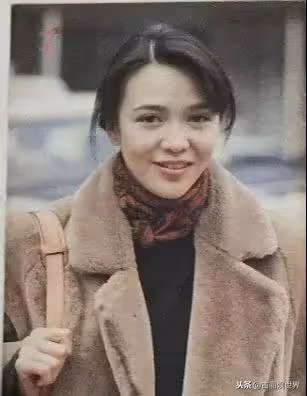 64歲鄭裕玲嗜錢如命!32歲斷10年戀情 「50歲再分手16年男友」看淡感情,自認除了錢一無所有