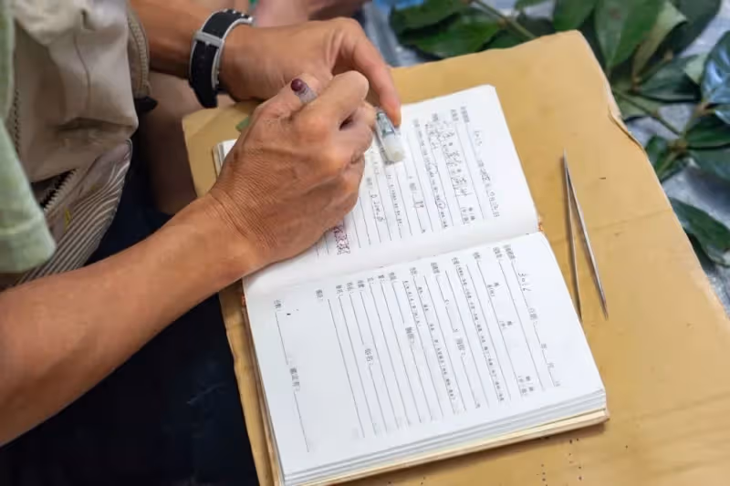 全台灣最危險的工作!他終生不婚、穿越荒野森林 拚命工作20年「被一群博士封神」!
