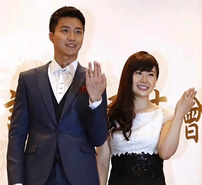 福原愛終於回復訊息!已經帶兒子回日本,江宏傑十分不滿福原愛的做法「已委託律師」,網友們熱議:又要上演大戰