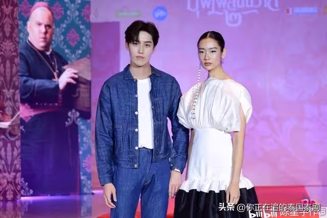 電影《天生一對2》首映:Bella被追問Weir是否算無縫銜接