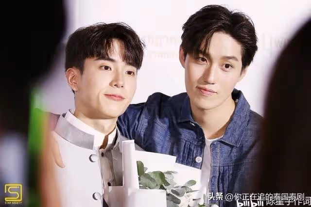電影《天生一對2》首映:Bella被追問Weir是否算無縫銜接